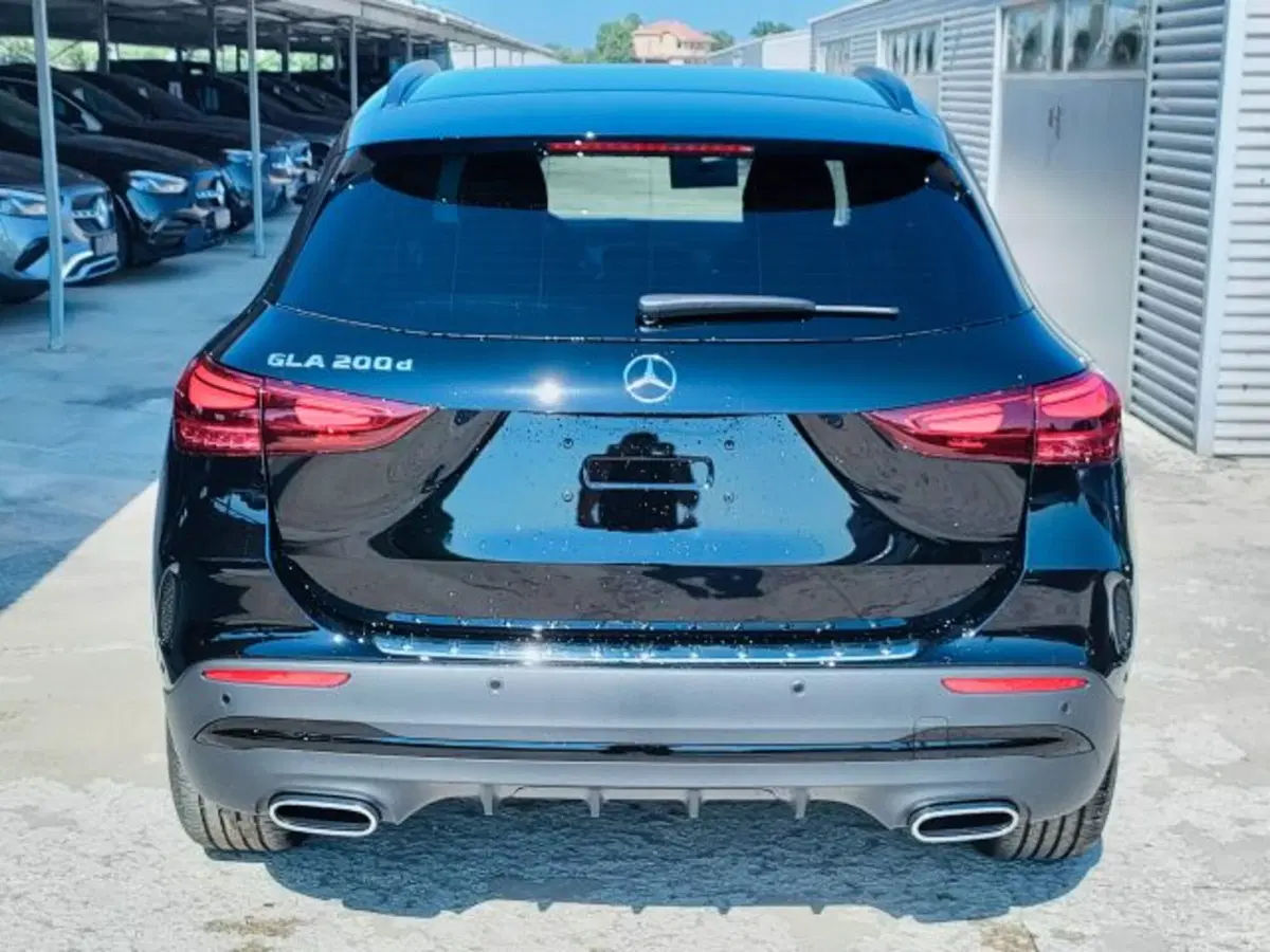 Mercedes-Benz GLA SUV nuova a Teramo (4)