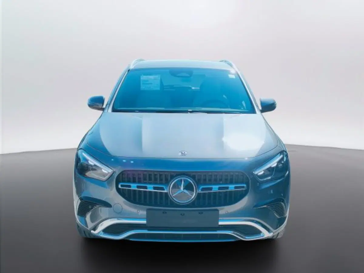 Mercedes-Benz GLA SUV nuova a Teramo (2)