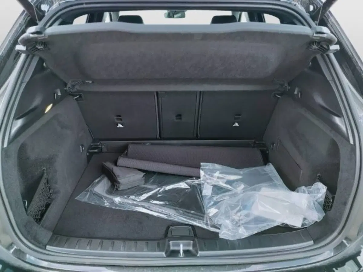 Mercedes-Benz GLA SUV nuova a Teramo (5)