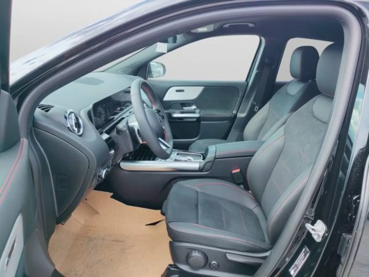 Mercedes-Benz GLA SUV nuova a Teramo (8)