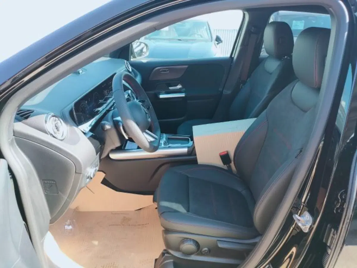 Mercedes-Benz GLA SUV nuova a Teramo (10)