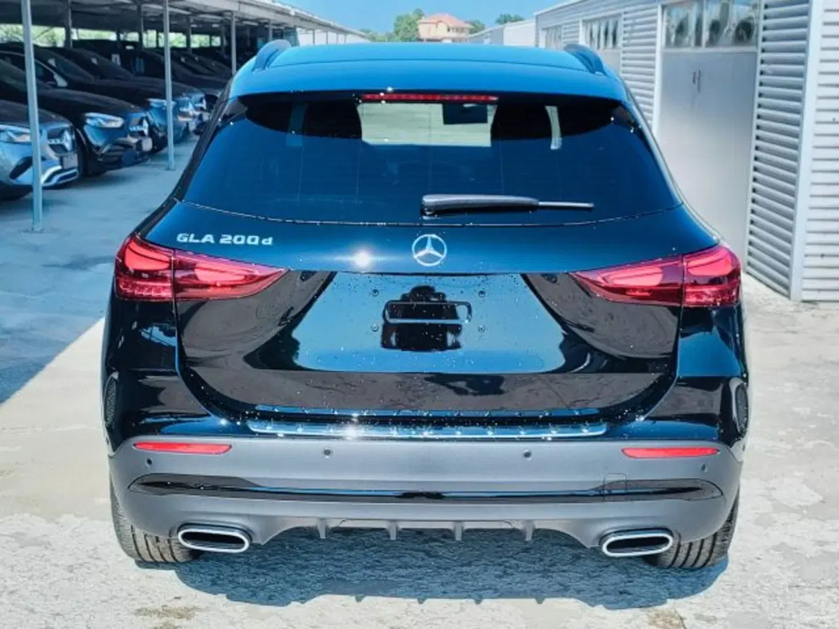 Mercedes-Benz GLA SUV nuova a Teramo (4)