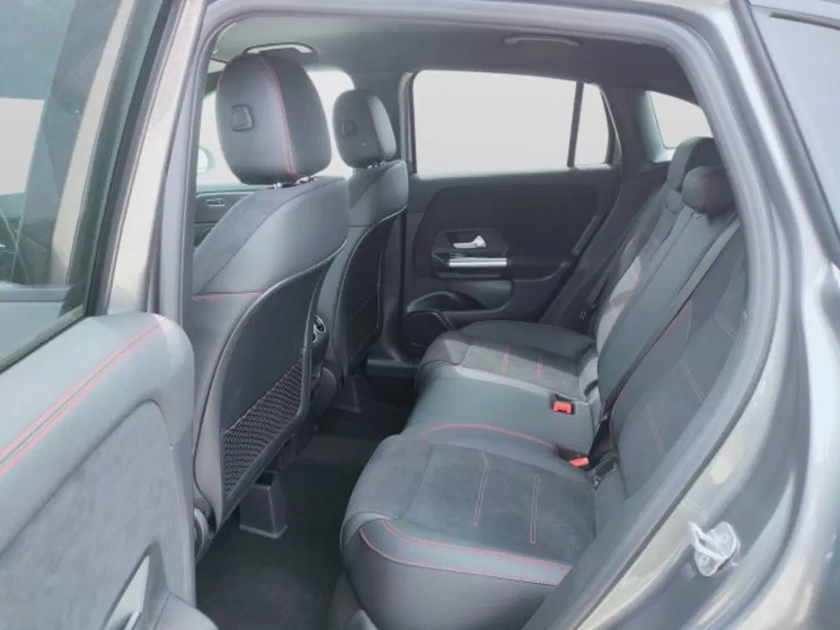 Mercedes-Benz GLA SUV nuova a Teramo (12)