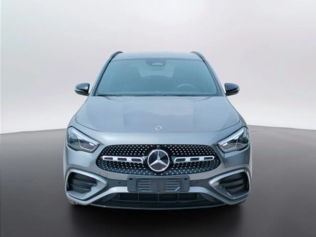 Mercedes-Benz GLA SUV nuova a Teramo (2)