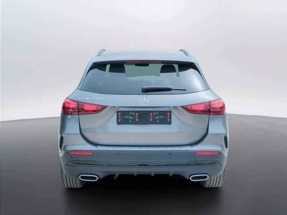 Mercedes-Benz GLA SUV nuova a Teramo (4)