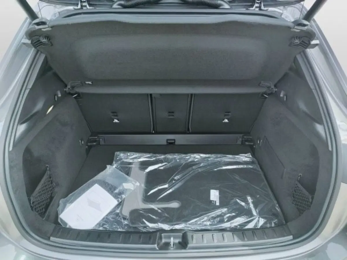 Mercedes-Benz GLA SUV nuova a Teramo (5)