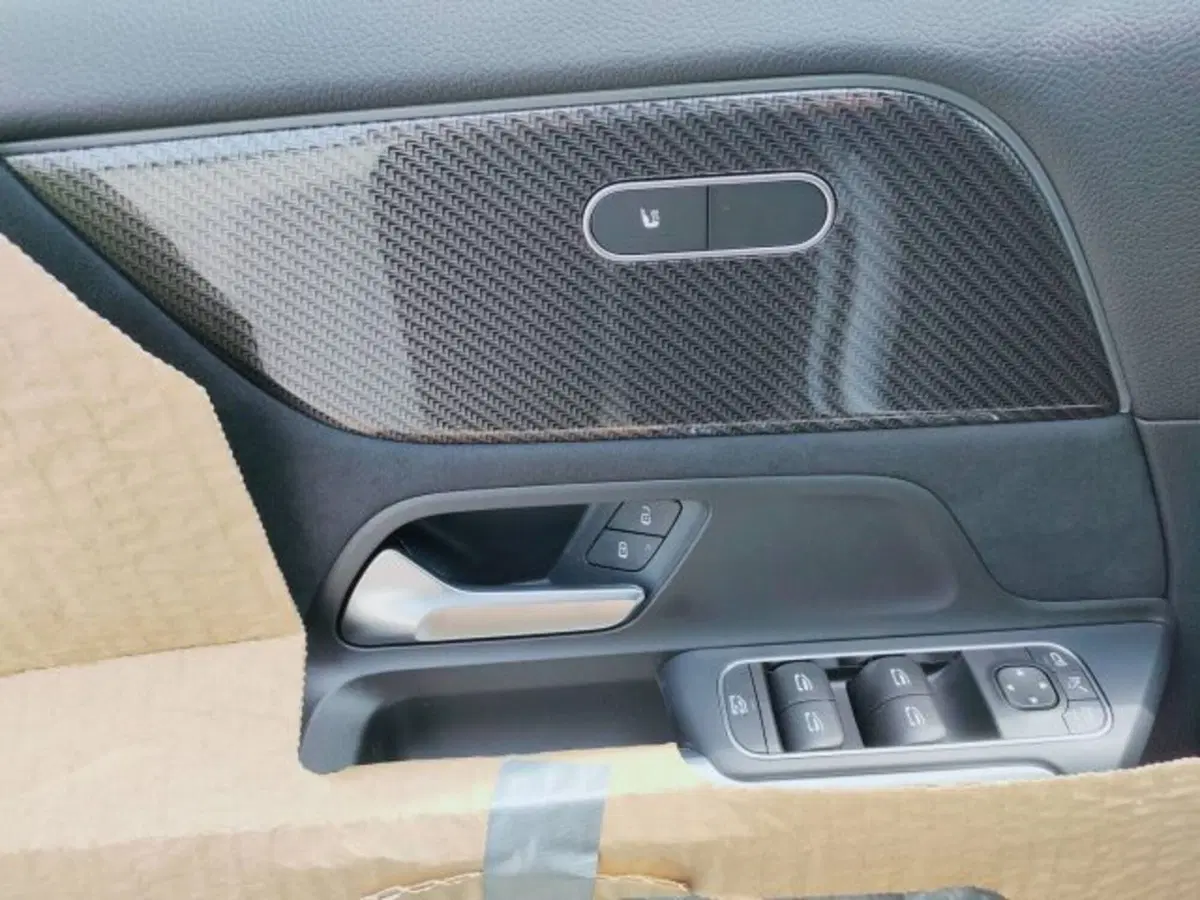 Mercedes-Benz GLA SUV nuova a Teramo (11)