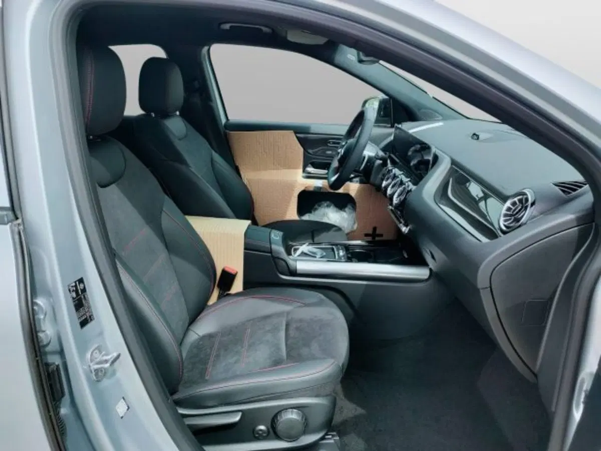 Mercedes-Benz GLA SUV nuova a Teramo (14)