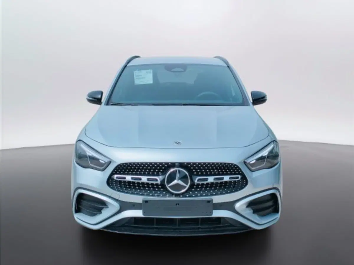 Mercedes-Benz GLA SUV nuova a Teramo (2)