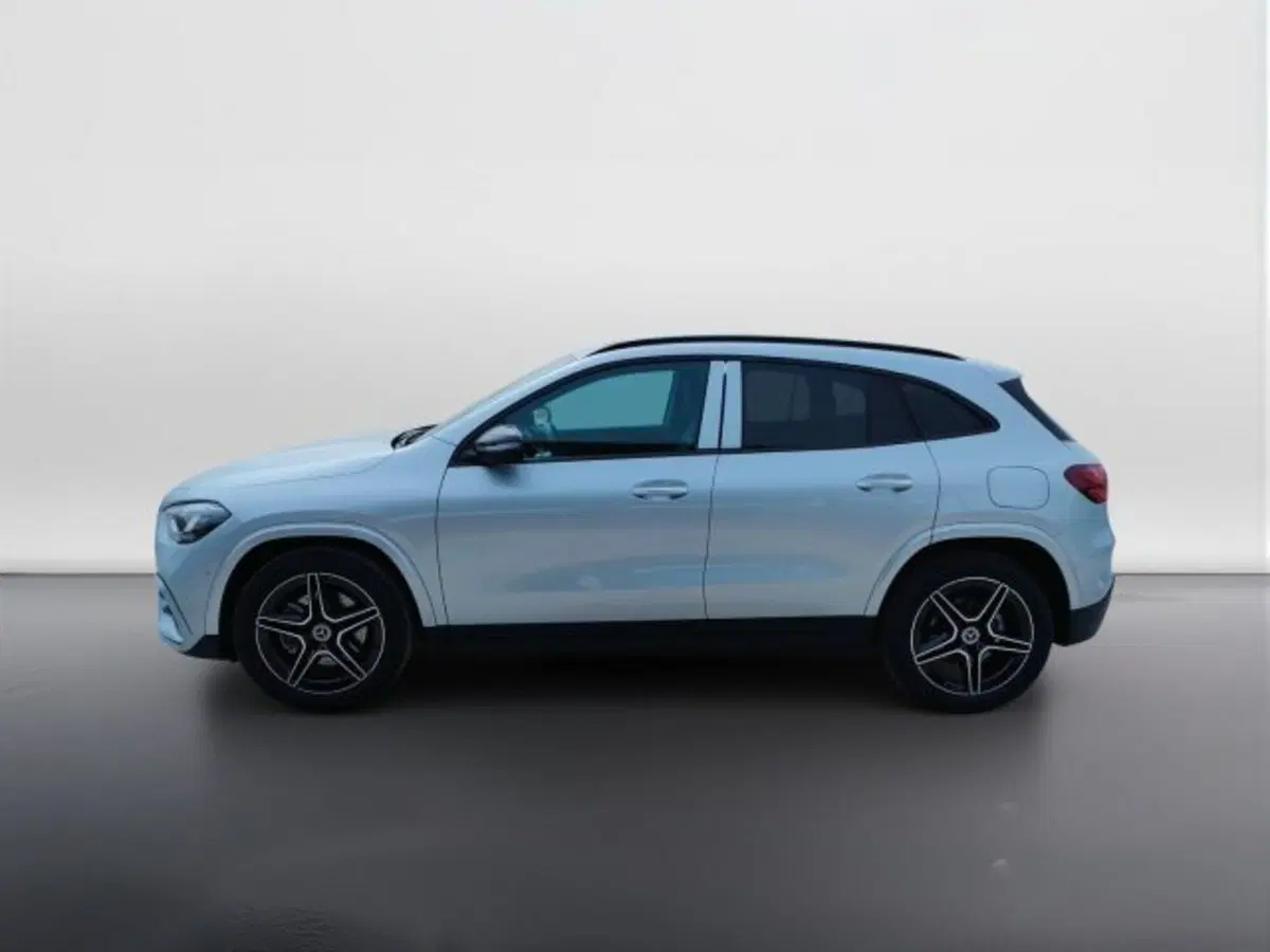 Mercedes-Benz GLA SUV nuova a Teramo (3)