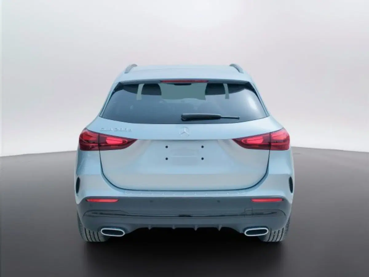Mercedes-Benz GLA SUV nuova a Teramo (4)