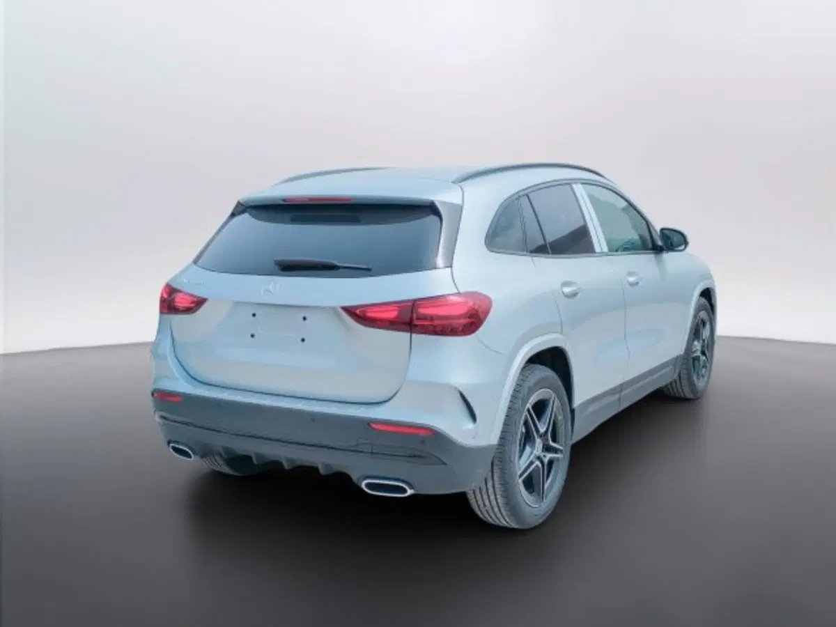 Mercedes-Benz GLA SUV nuova a Teramo (6)