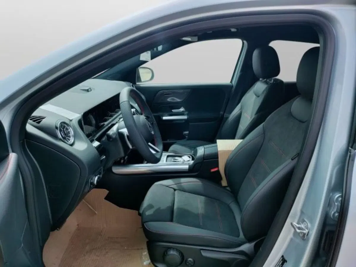Mercedes-Benz GLA SUV nuova a Teramo (9)
