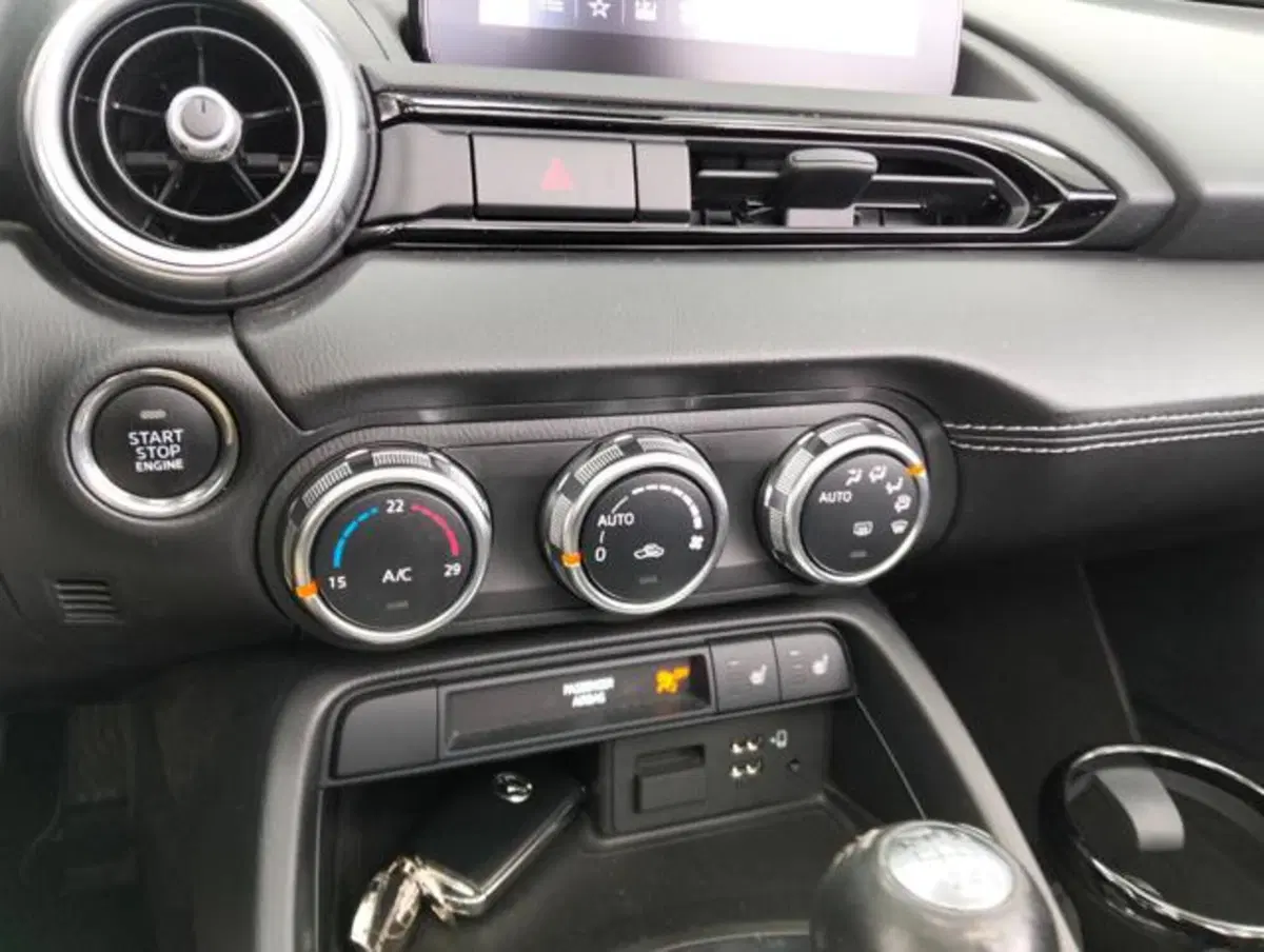 Mazda MX-5 usata a Como (14)