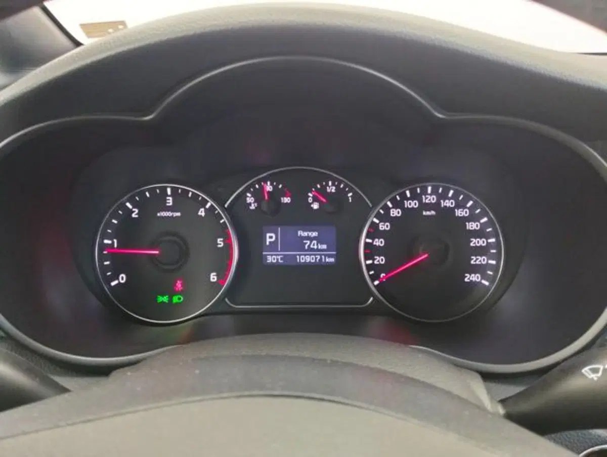 Kia Carens usata a Como (12)