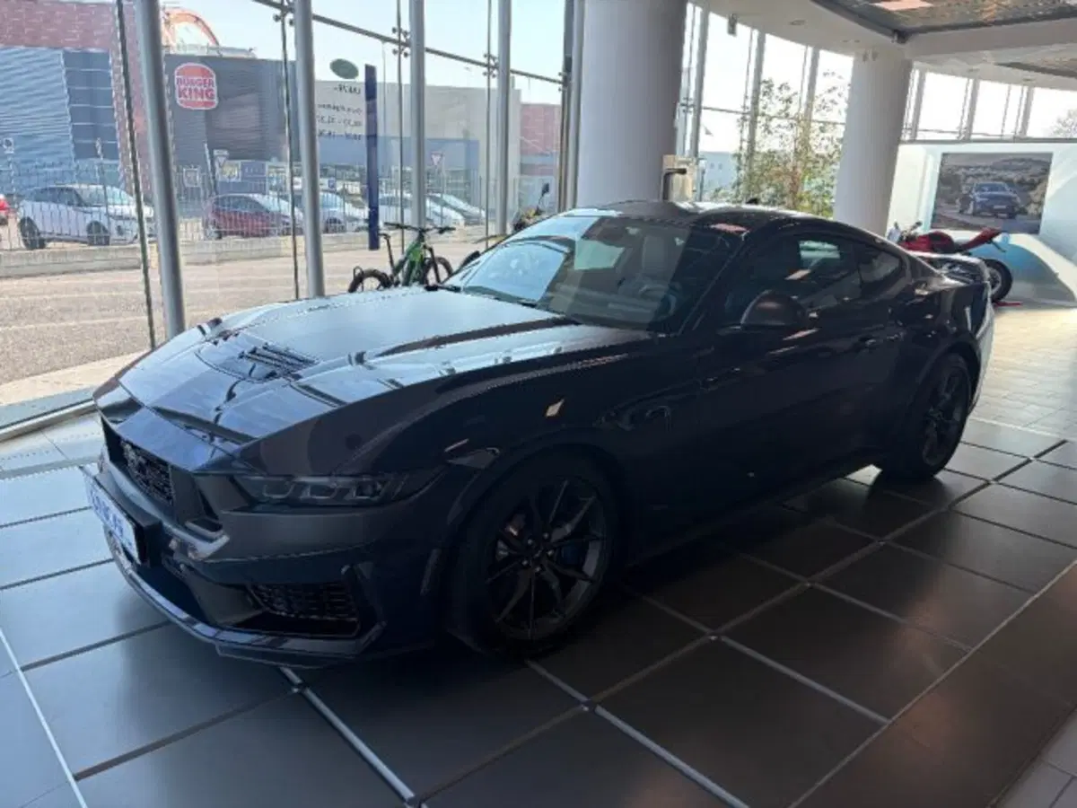 Ford Mustang Coupé nuova a Cuneo (2)