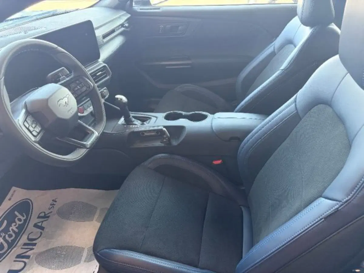 Ford Mustang Coupé nuova a Cuneo (7)