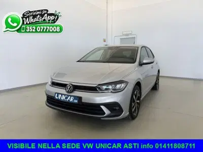 Volkswagen Polo 1.0 tsi Life 95cv del 2023 usata a Alba