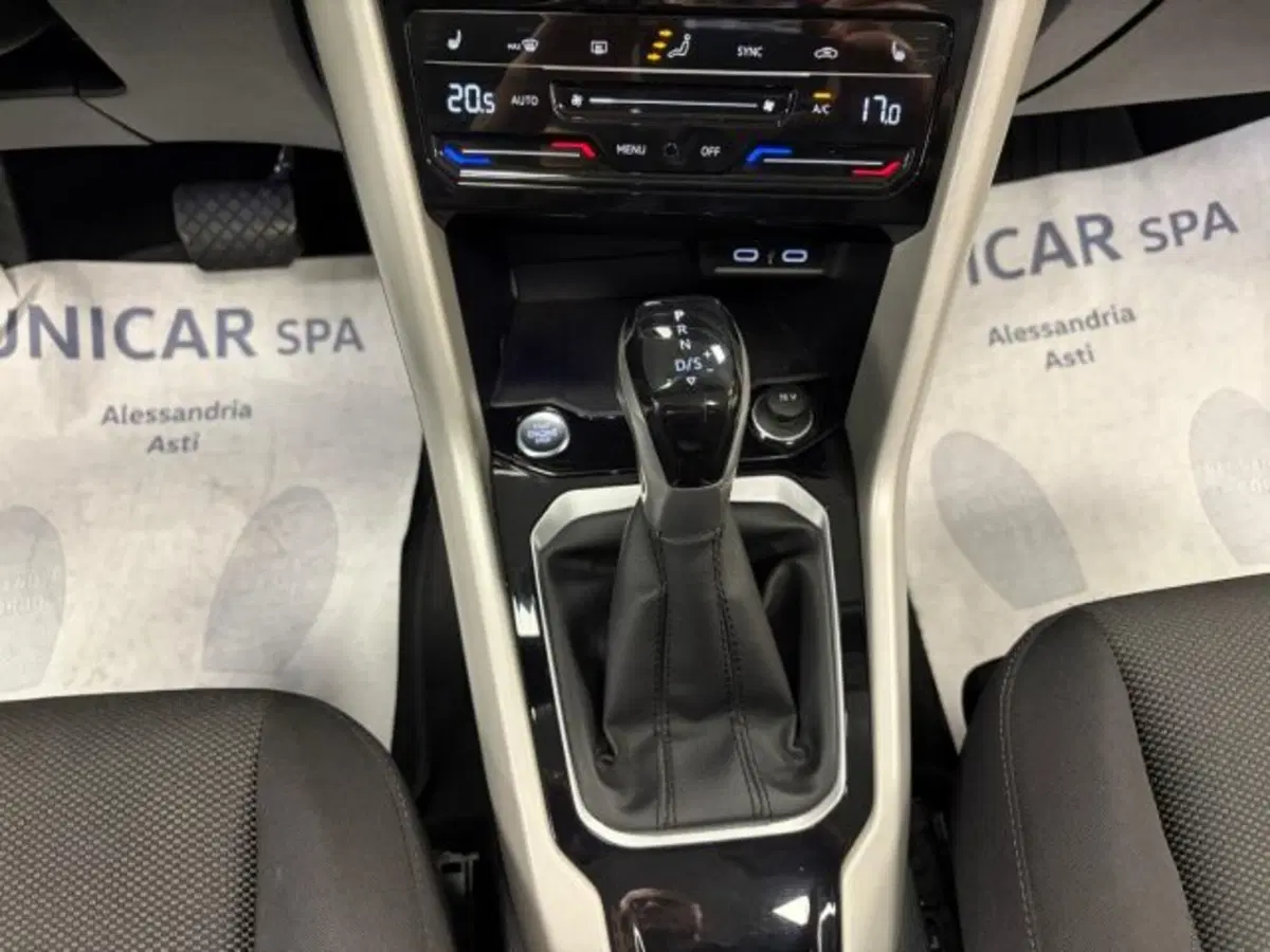 Volkswagen T-Roc Cabrio usata a Cuneo (12)