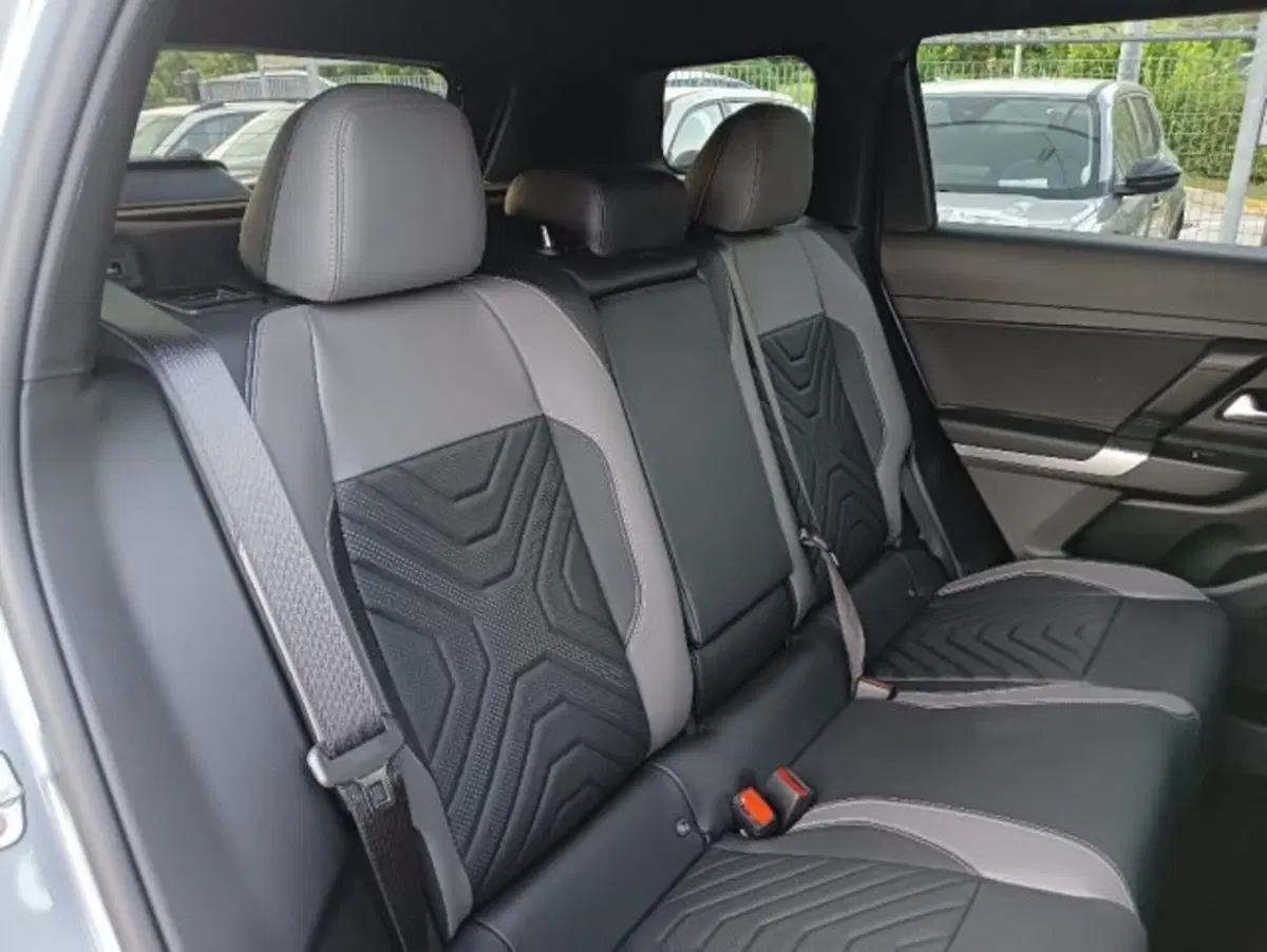Jeep Compass nuova a Brescia (19)