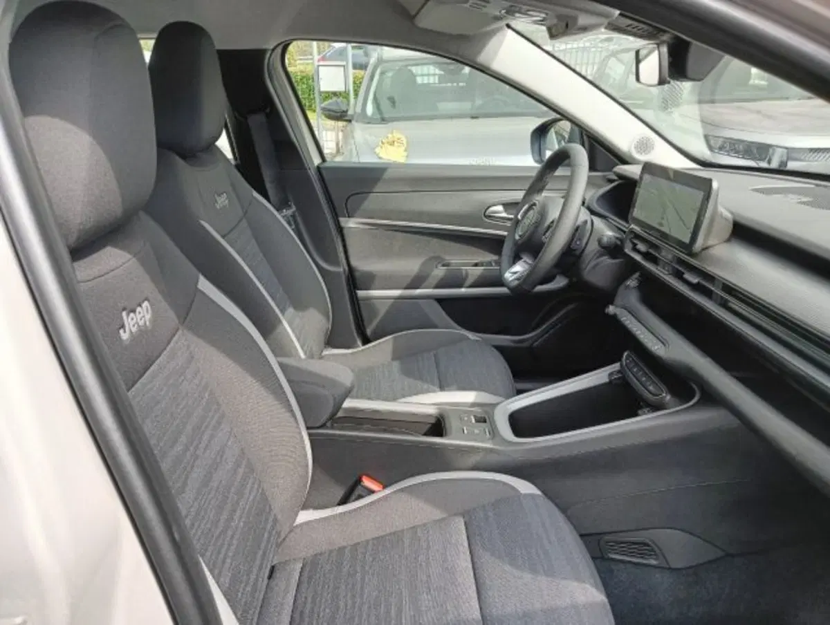 Jeep Avenger nuova a Brescia (20)