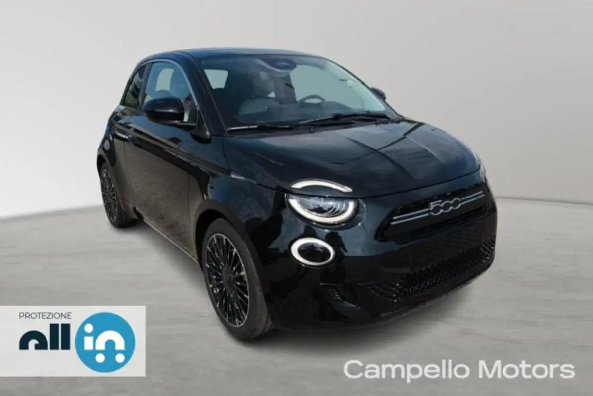 Fiat 500 nuova a Venezia