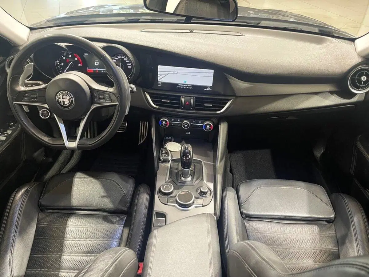 Alfa Romeo Giulia usata a Sondrio (11)