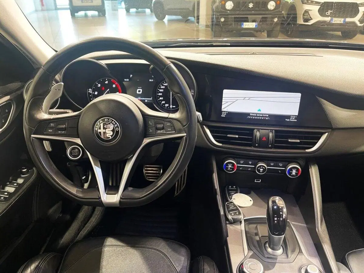 Alfa Romeo Giulia usata a Sondrio (12)