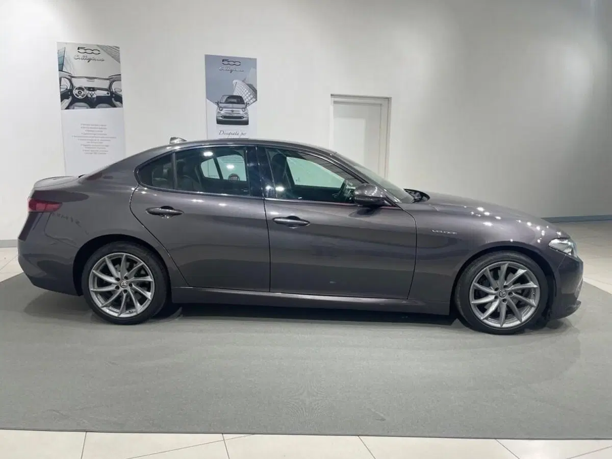 Alfa Romeo Giulia usata a Sondrio (5)