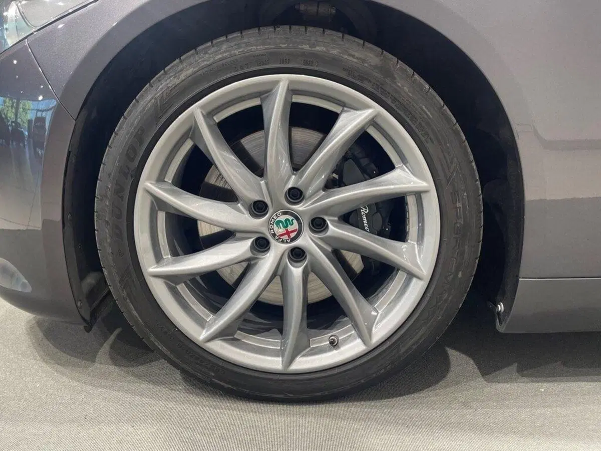 Alfa Romeo Giulia usata a Sondrio (8)