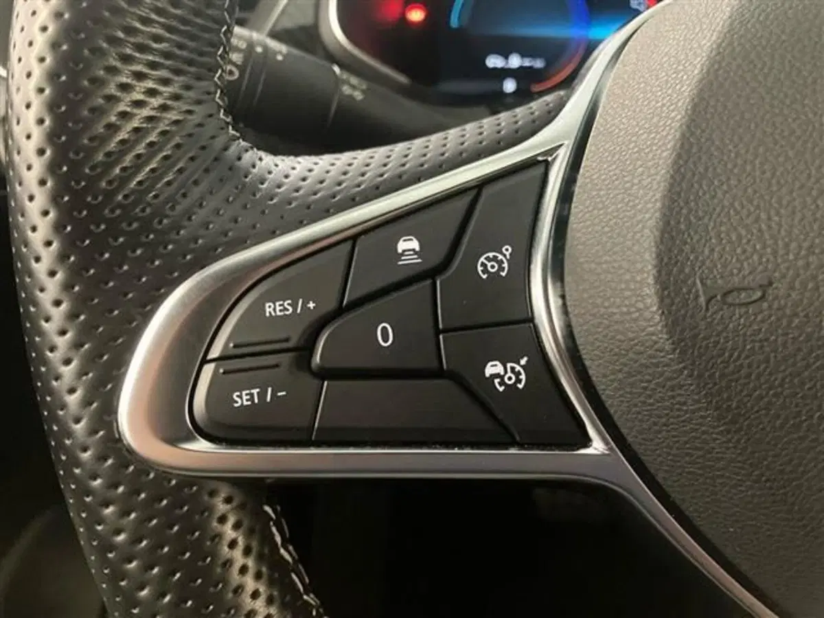 Renault Arkana usata a Como (17)
