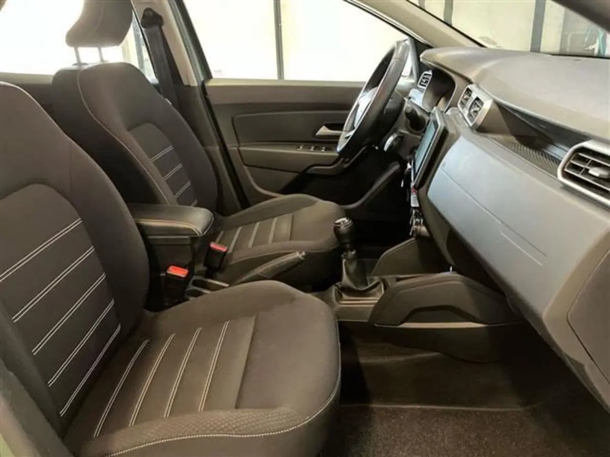 Dacia Duster usata a Como (12)