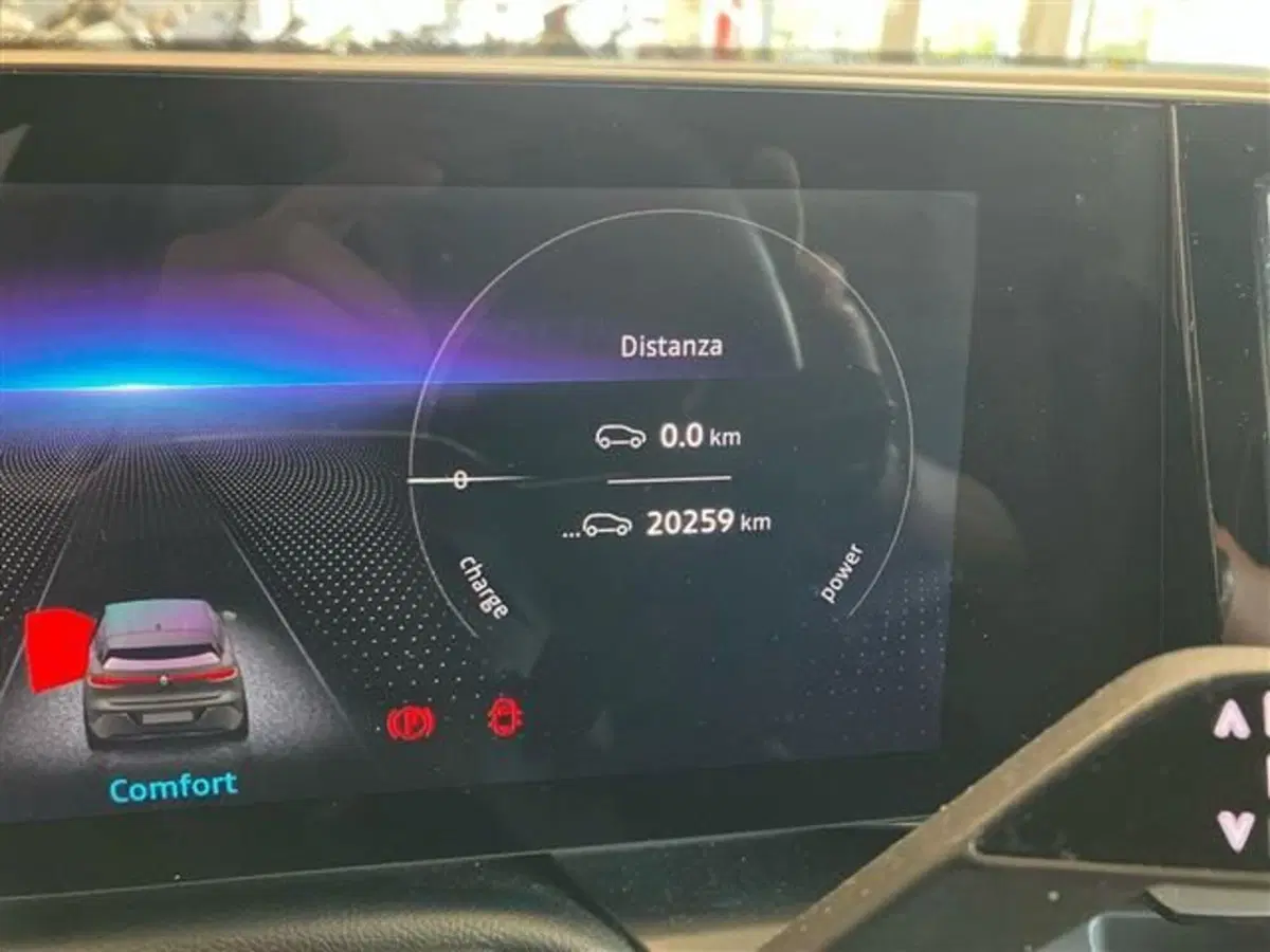 Renault Megane E-Tech Electric usata a Como (12)
