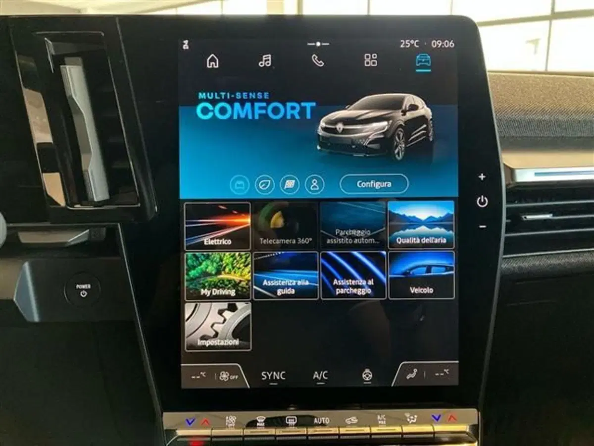 Renault Megane E-Tech Electric usata a Como (14)