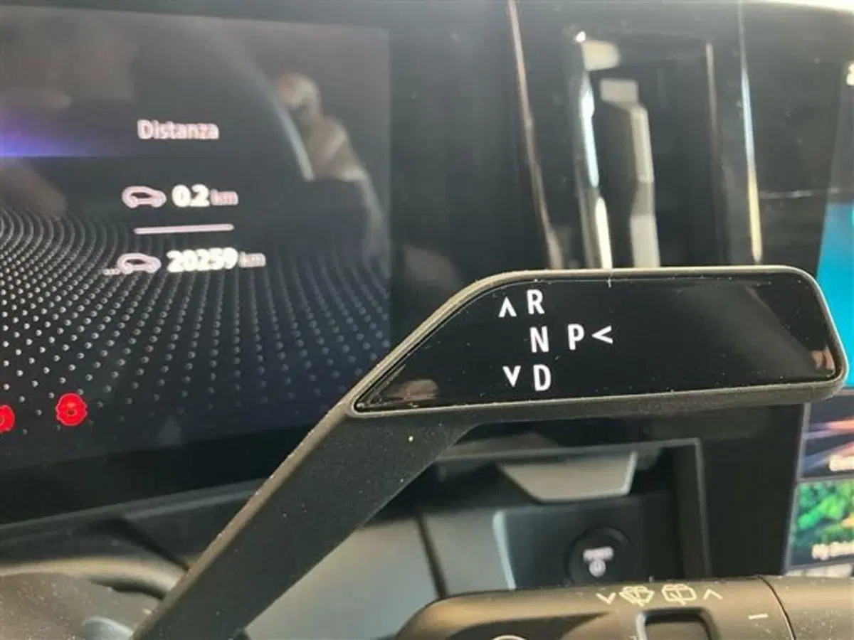 Renault Megane E-Tech Electric usata a Como (15)