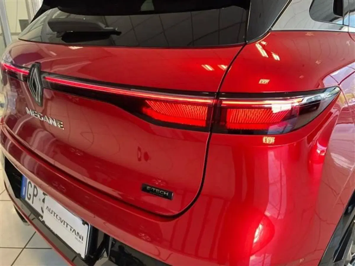 Renault Megane E-Tech Electric usata a Como (7)