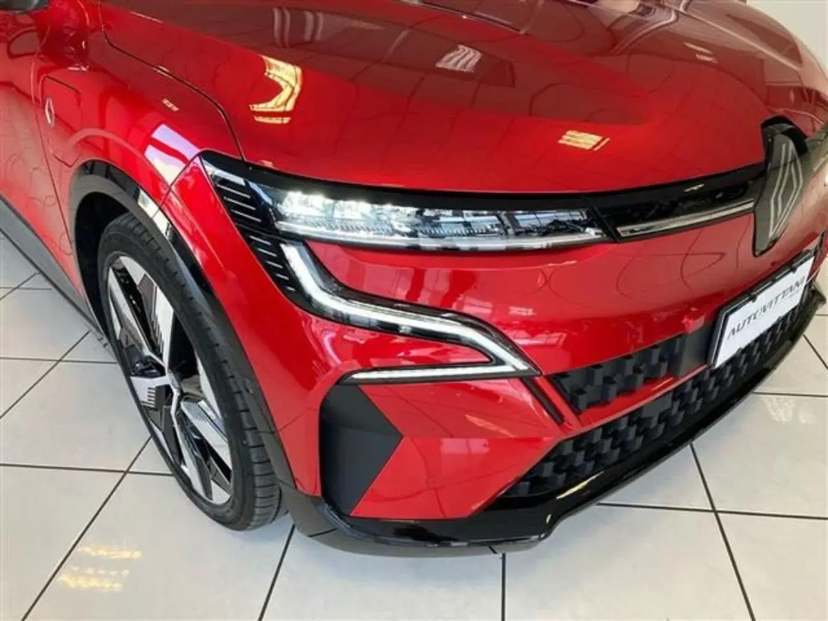 Renault Megane E-Tech Electric usata a Como (8)