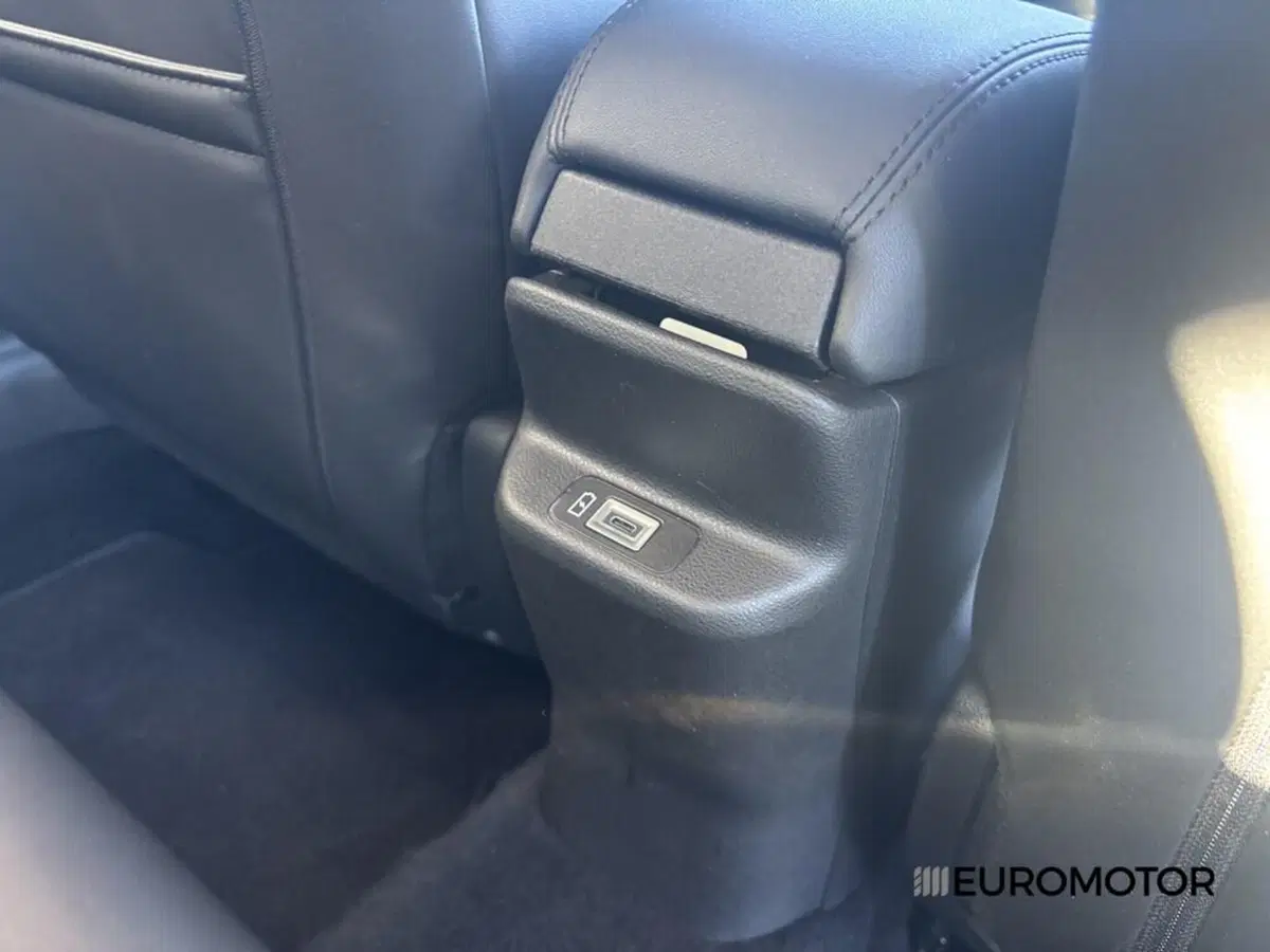 Jeep Avenger usata a Bari (12)