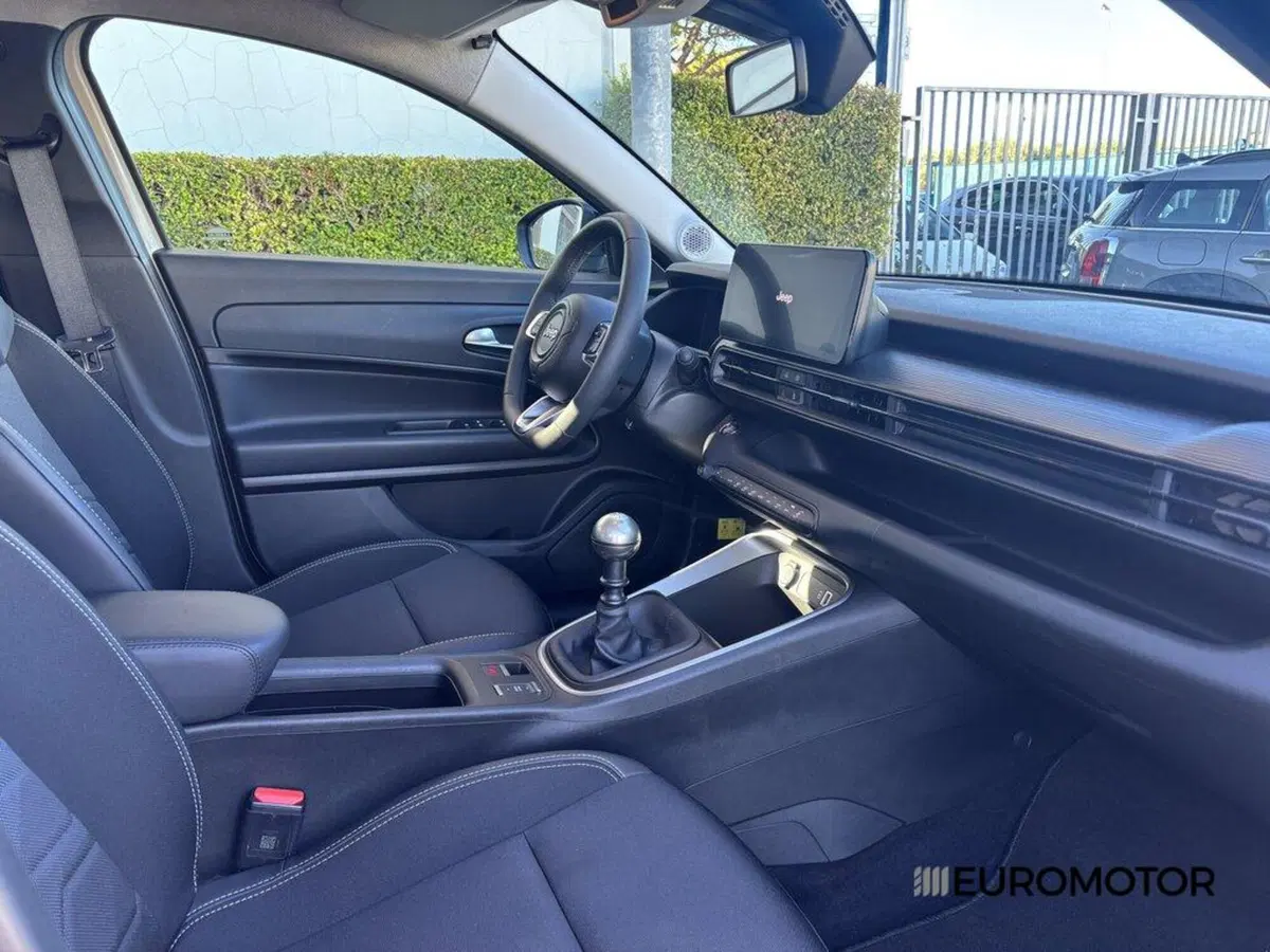 Jeep Avenger usata a Bari (14)