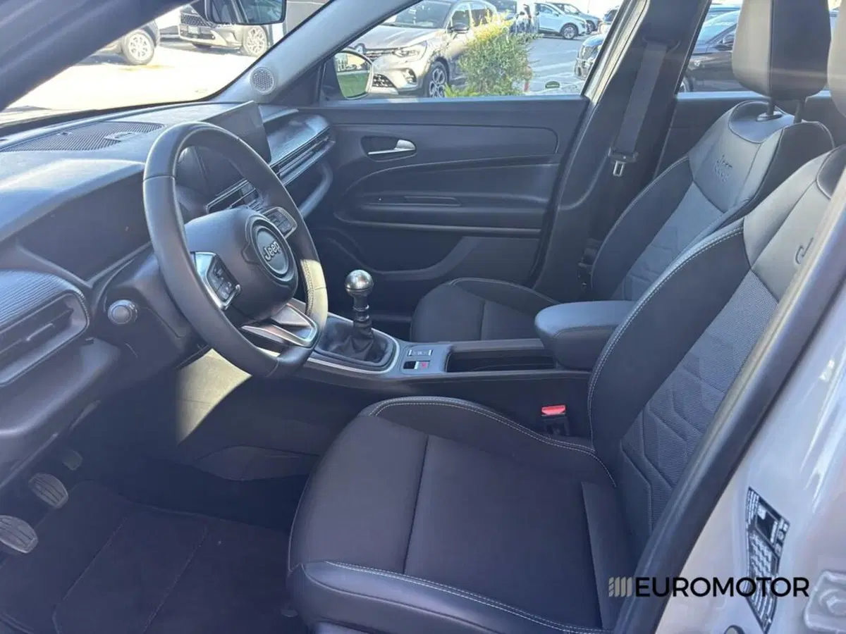 Jeep Avenger usata a Bari (9)