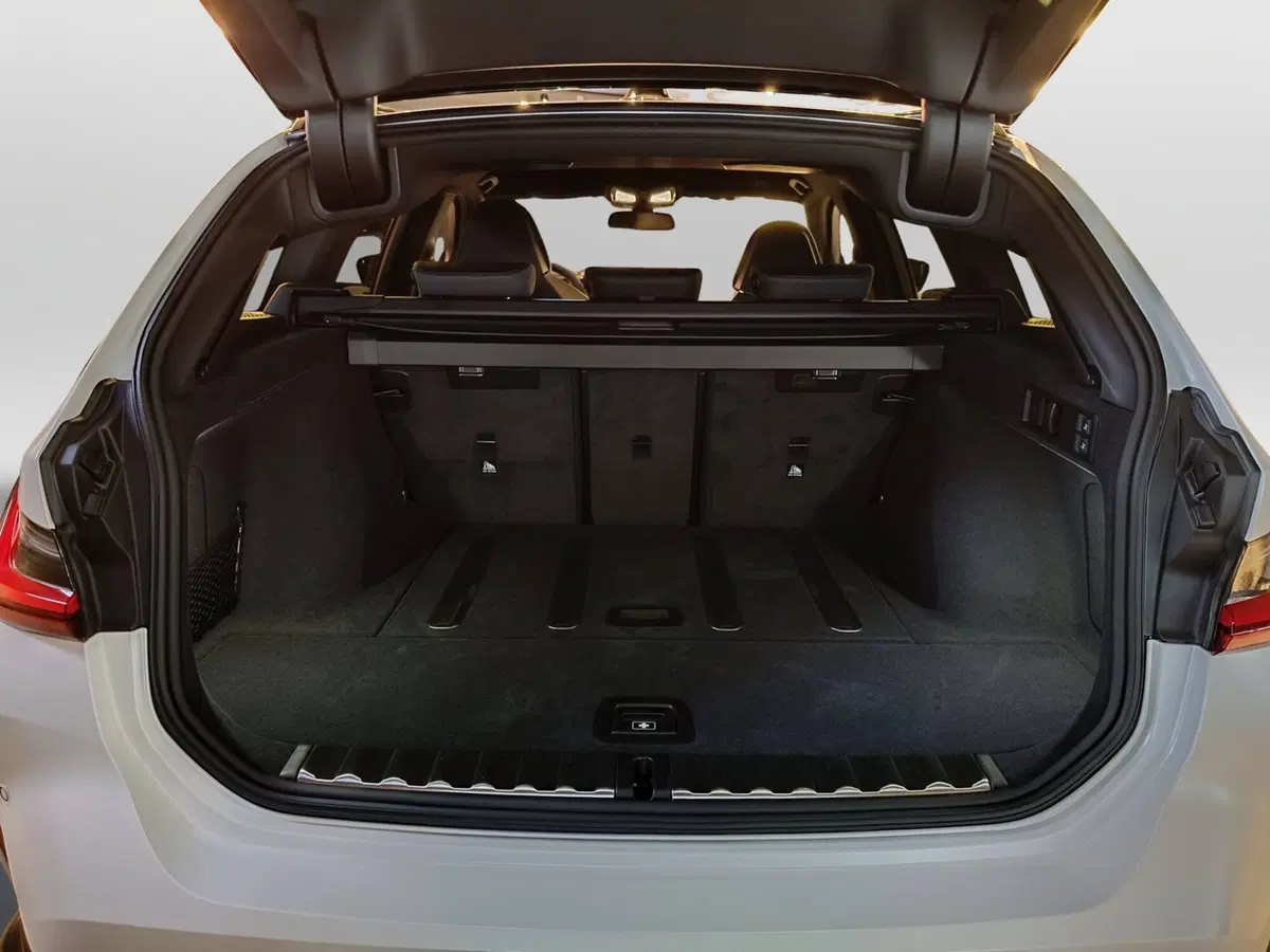 BMW Serie 3 Touring nuova a Ascoli Piceno (18)