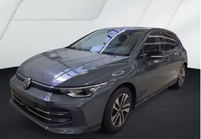 Volkswagen Golf 1.5 eTSI 150 CV EVO ACT DSG Life del 2026 usata a Magenta