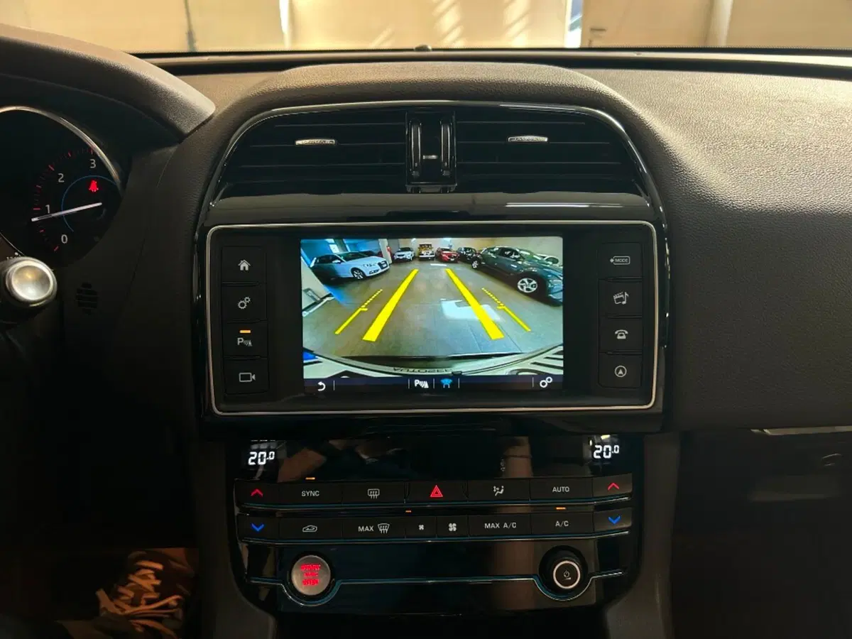 Jaguar F-Pace usata a Verona (11)
