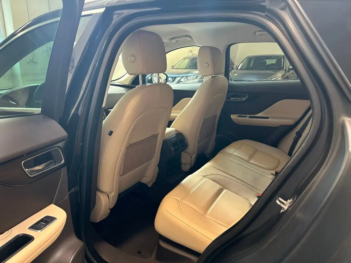 Jaguar F-Pace usata a Verona (8)
