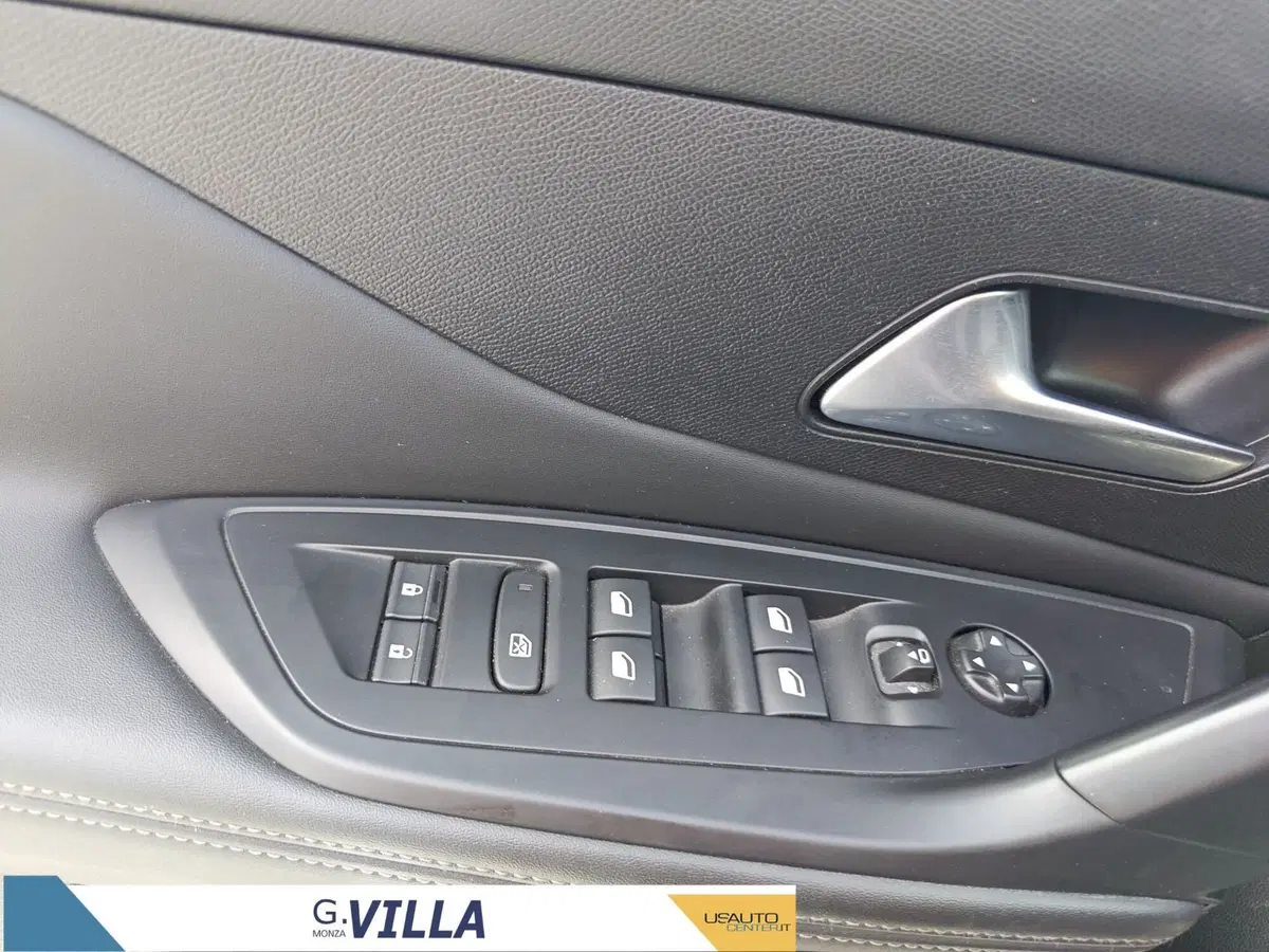 Peugeot 308 usata a Milano (20)