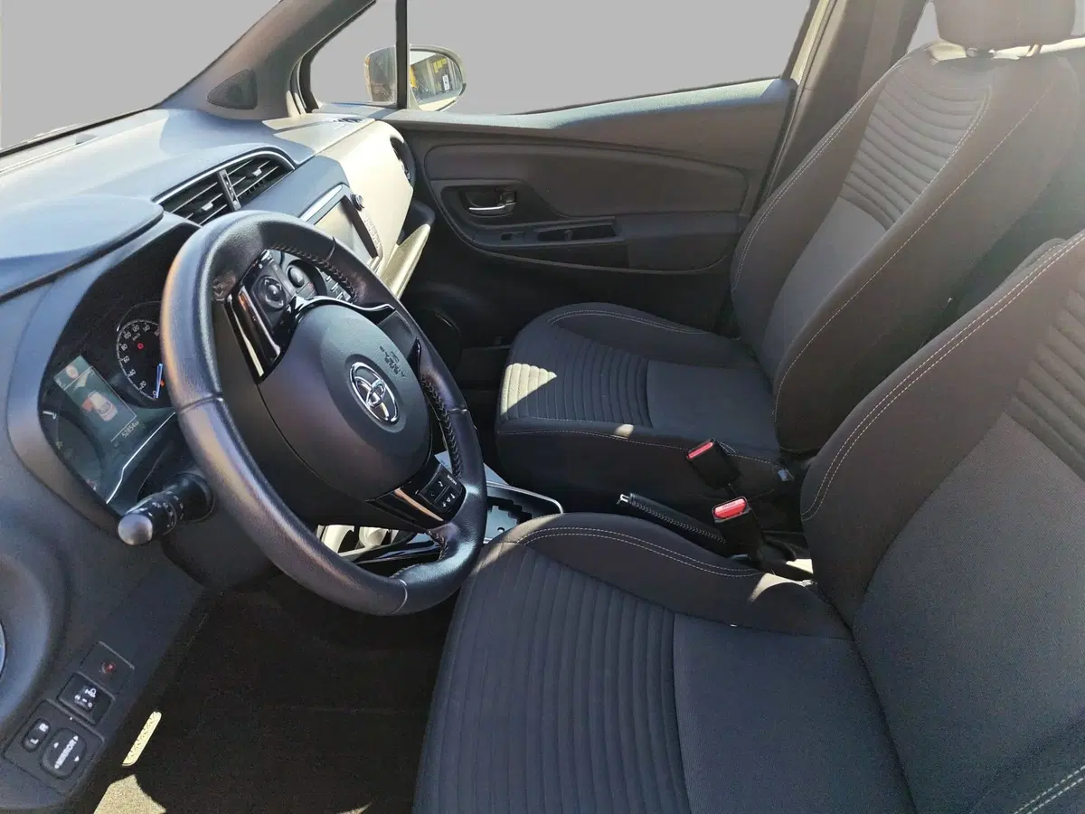 Toyota Yaris usata a Milano (13)