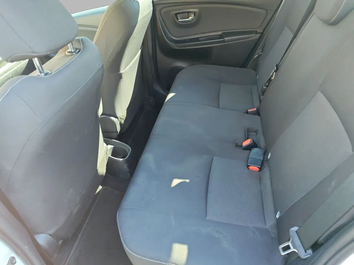 Toyota Yaris usata a Milano (14)