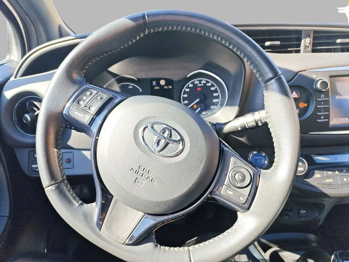 Toyota Yaris usata a Milano (9)