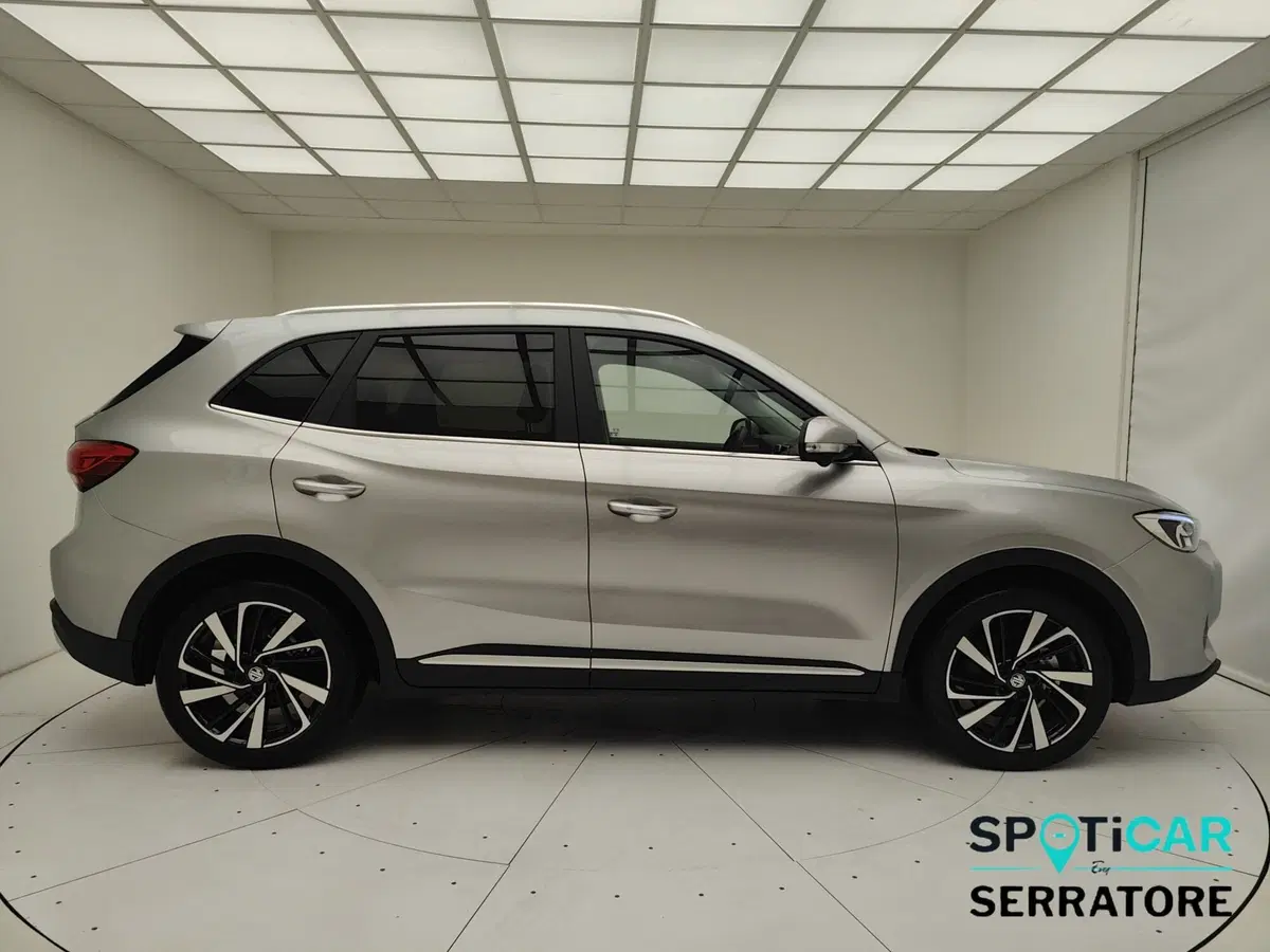 Mg ZS EV usata a Como (19)