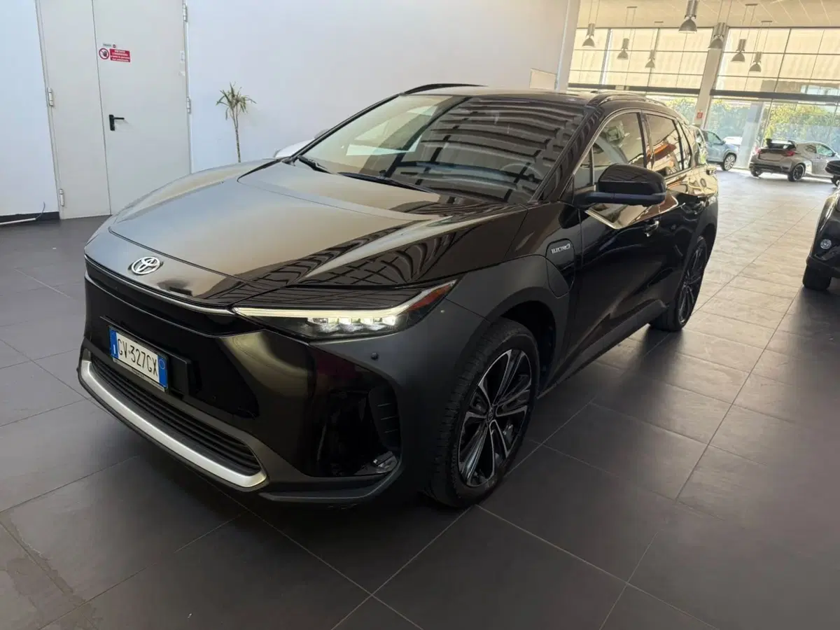 Toyota bZ4X usata a Piacenza (7)